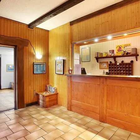 Aparthotel Odalys Le Front De Neige 2*